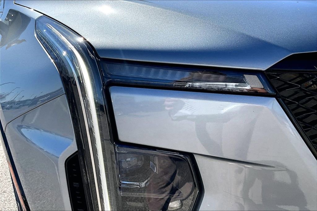 Used 2024 Cadillac XT4 Sport image 31