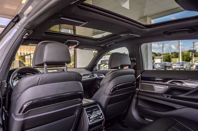 Used 2022 BMW 740i w/ M Sport Package RWD image 39