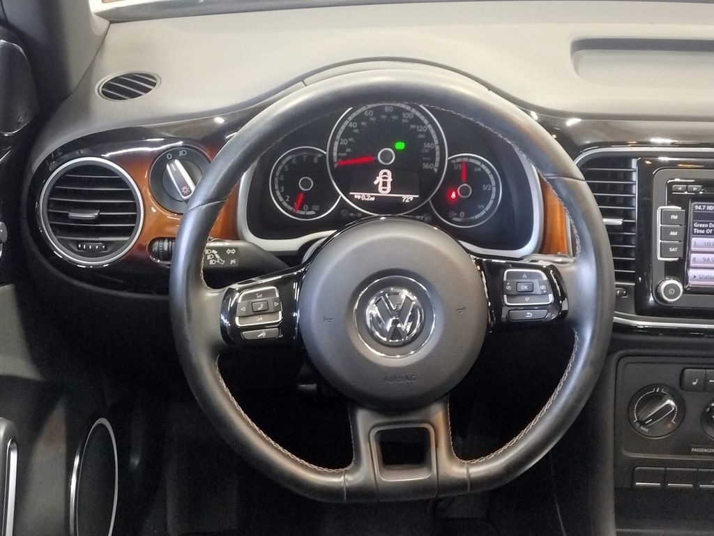 Used 2013 Volkswagen Beetle 2.5 Fender FWD image 30