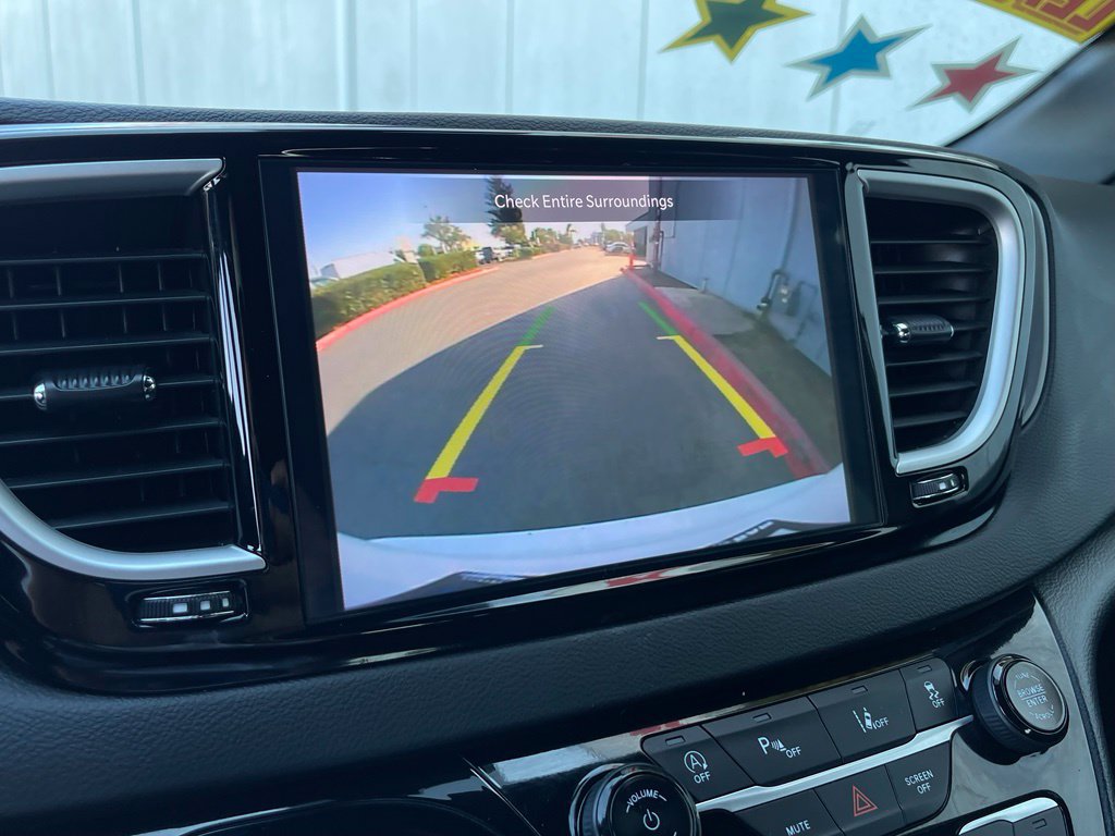 Used 2025 Chrysler Pacifica Select FWD image 23