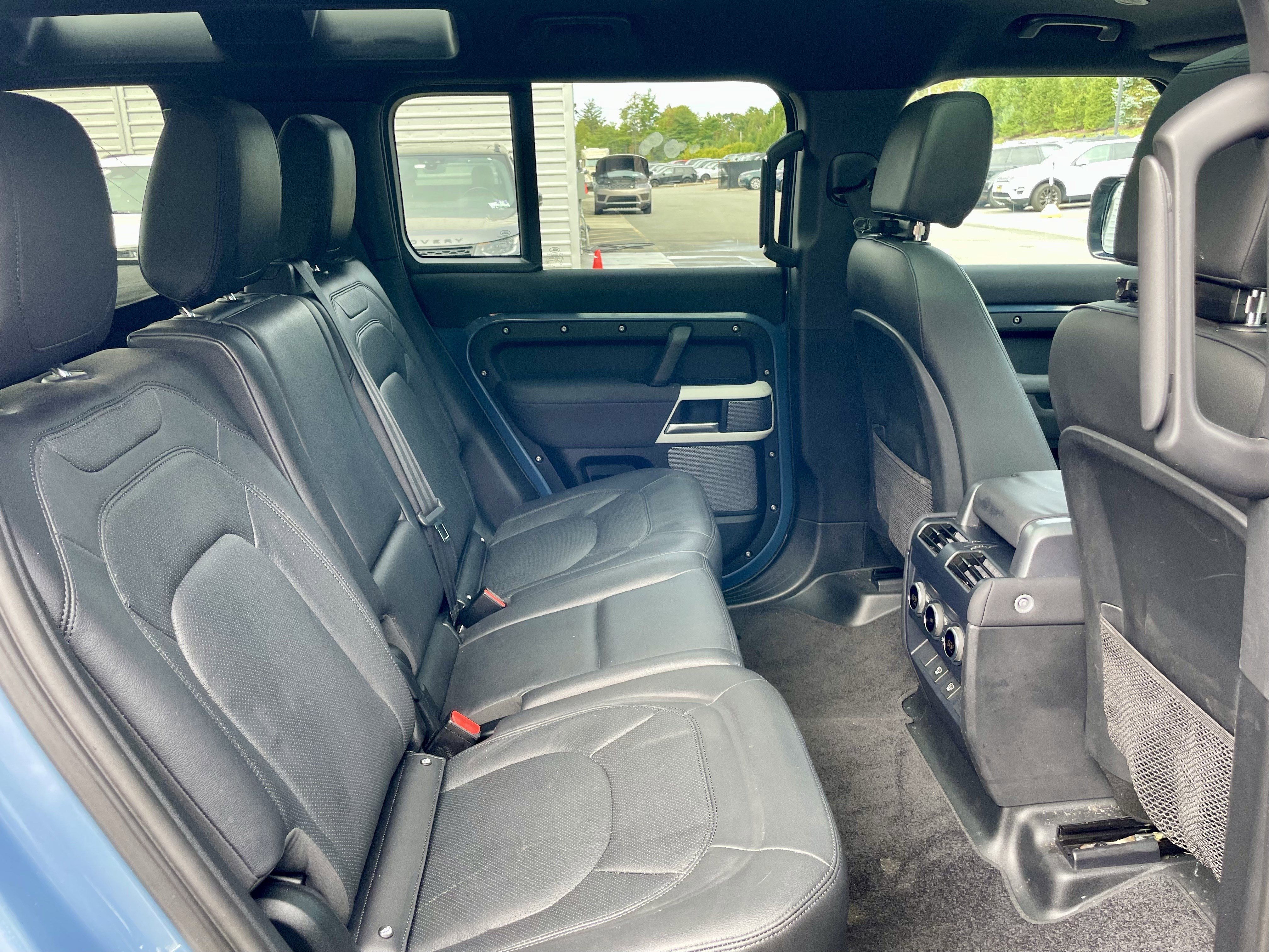 Used 2023 Land Rover Defender 110 S image 31