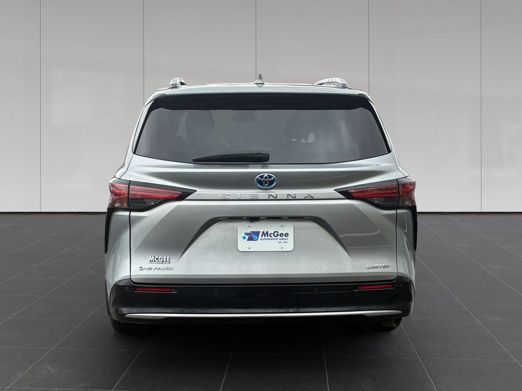 Used 2025 Toyota Sienna Limited AWD/4WD image 4