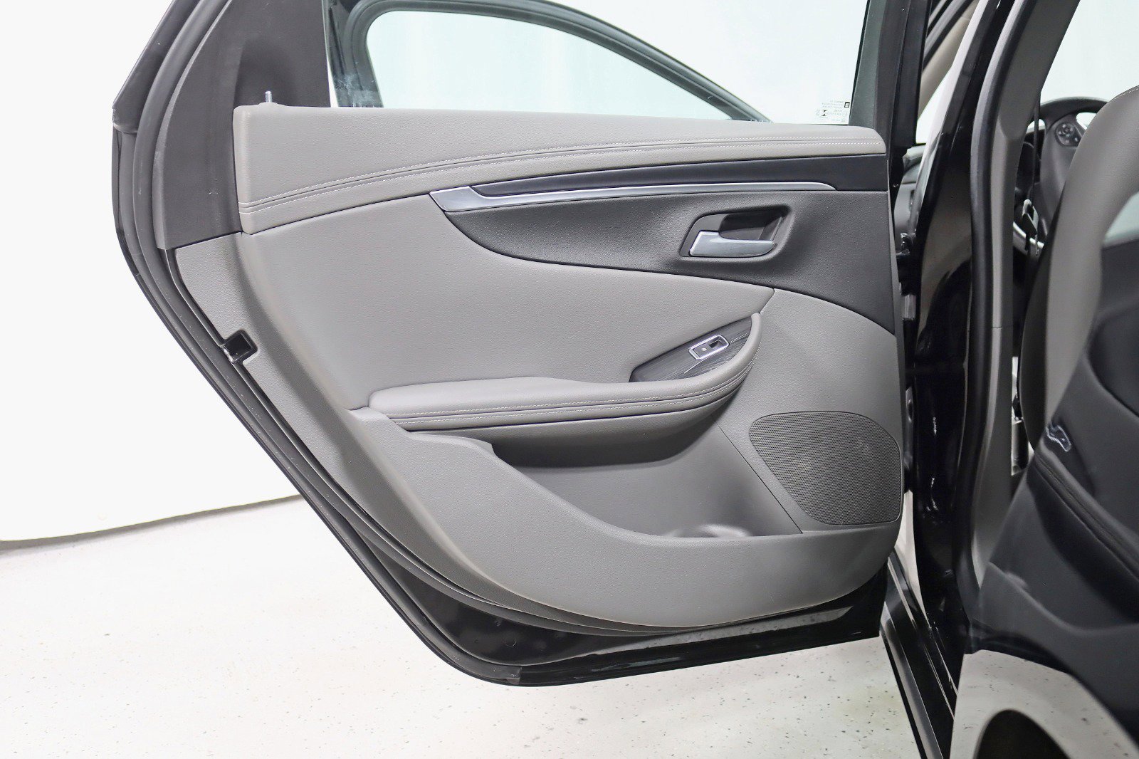 Used 2018 Chevrolet Impala LS image 28