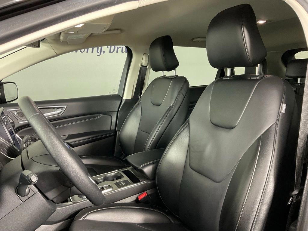 Used 2022 Ford Edge Titanium AWD/4WD image 14