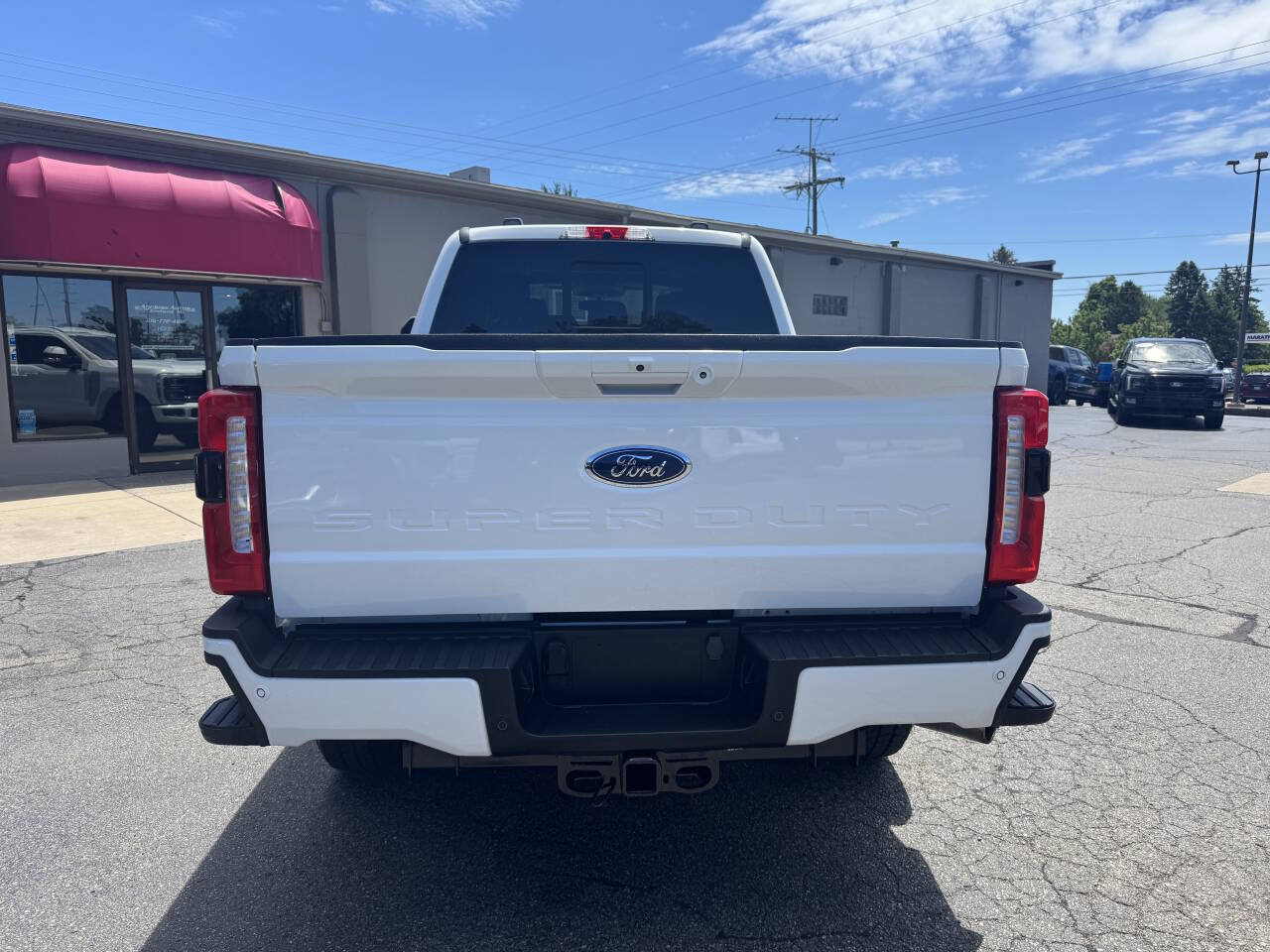 Used 2023 Ford F250 Lariat w/ Sport Appearance Package AWD/4WD image 4