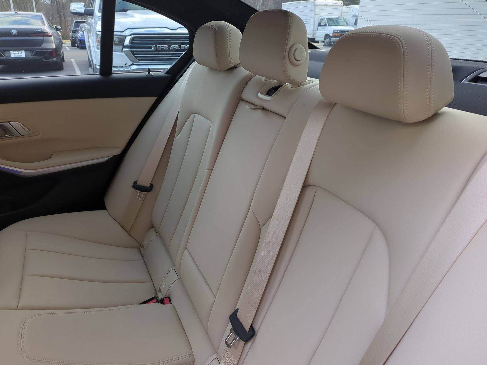 Used 2020 BMW 330i Sedan w/ Premium Package image 31