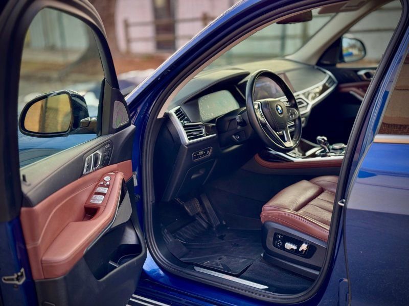 Used 2020 BMW X7 xDrive40i w/ Premium Package image 12