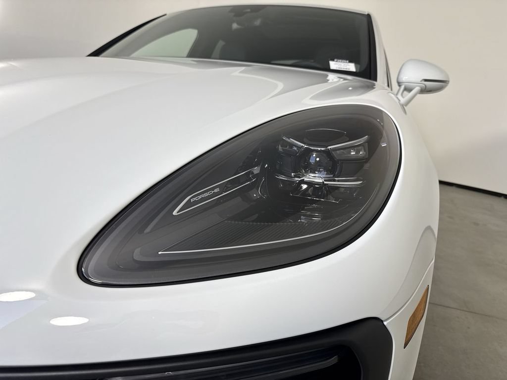 New 2026 Porsche Macan AWD/4WD image 11