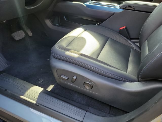 Used 2024 Chevrolet Equinox EV LT w/ LPO, Trailering Package FWD image 24