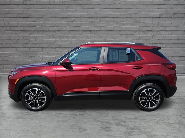 Used 2024 Chevrolet TrailBlazer LT w/ Convenience Package FWD image 2