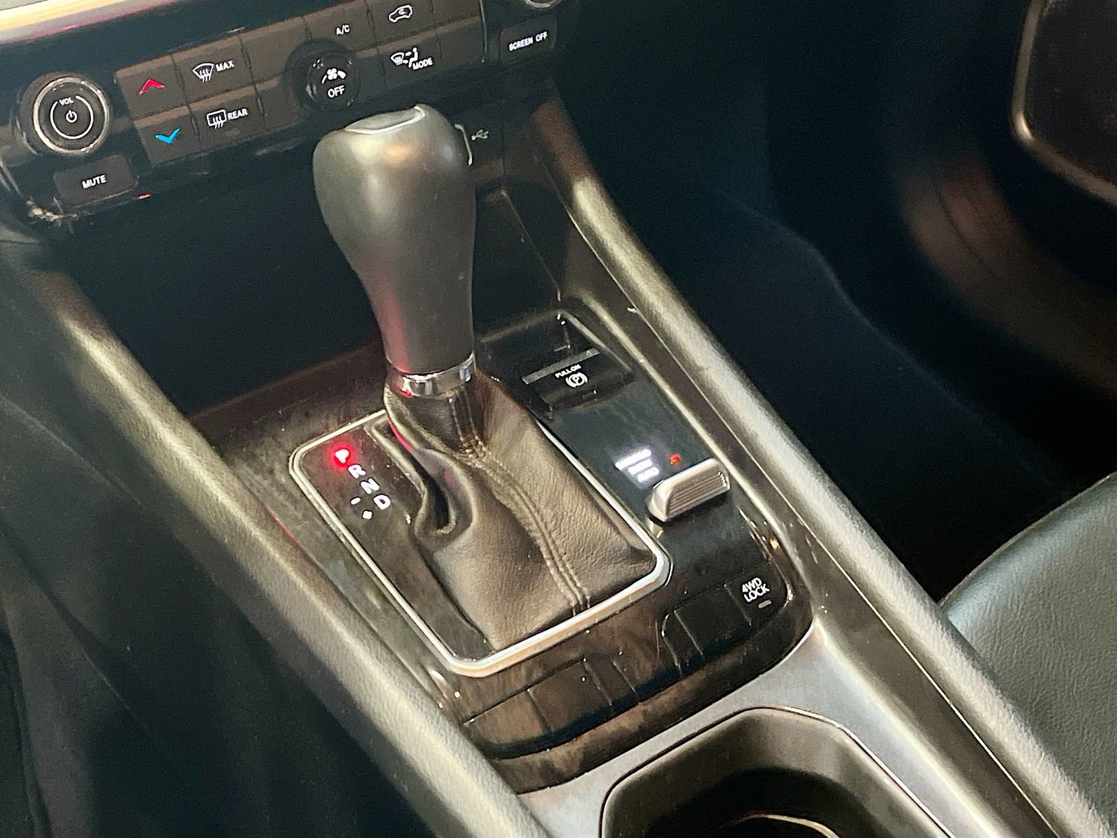 Used 2024 Jeep Compass Latitude w/ Altitude Special Edition image 16