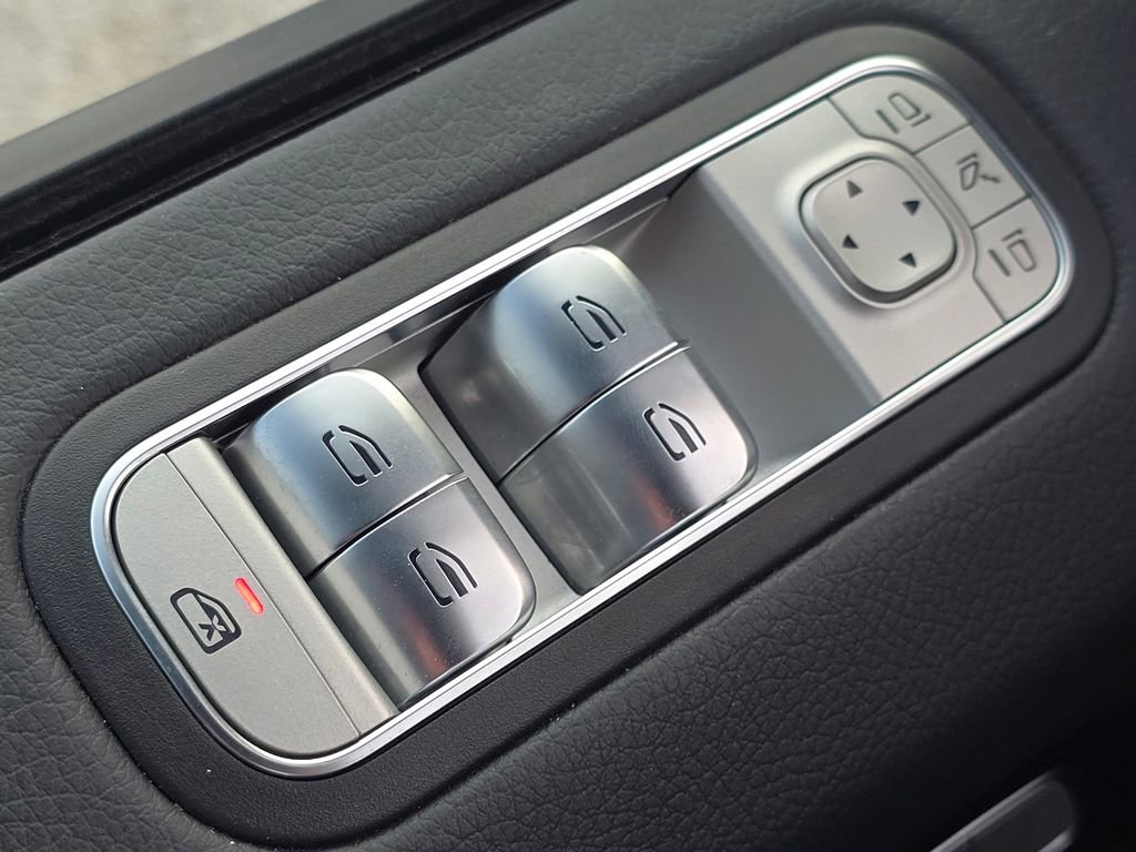 Used 2024 Mercedes-Benz G 550 image 28