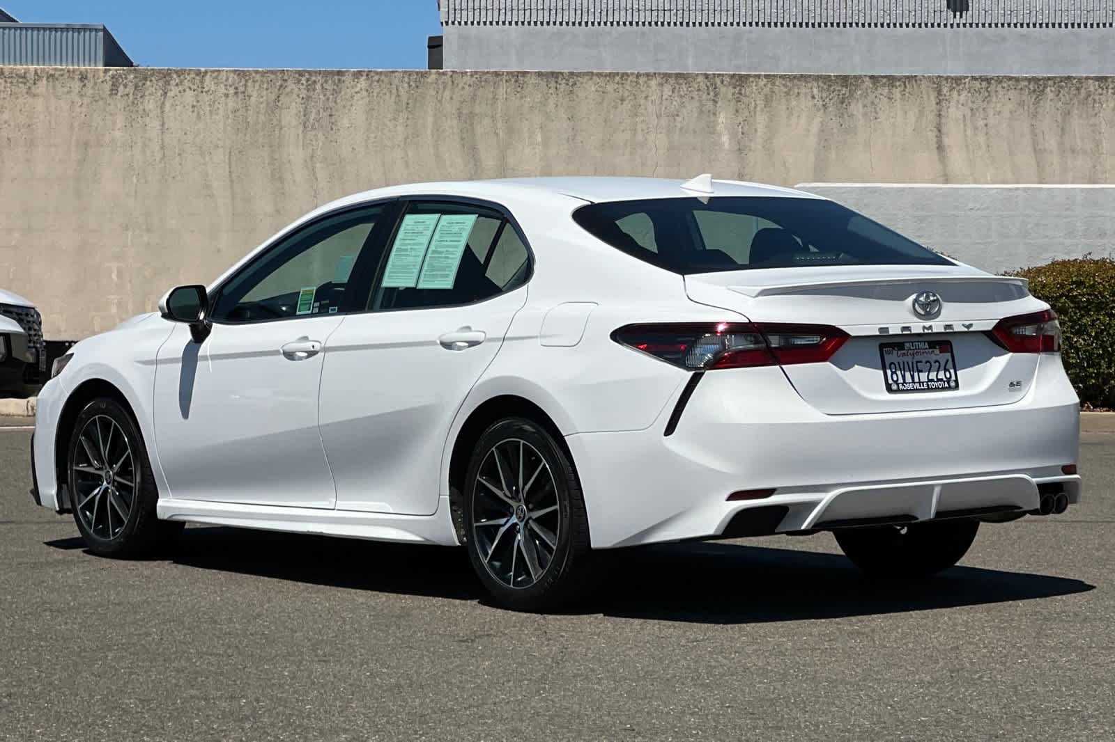 Used 2021 Toyota Camry SE FWD image 7