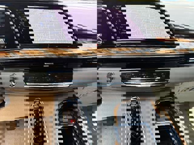 Certified 2024 Cadillac Escalade Sport Platinum AWD/4WD image 32