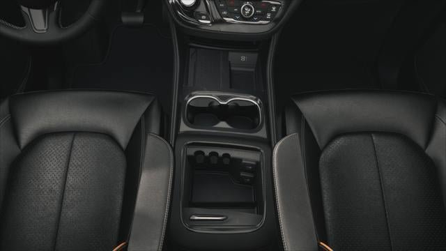 New 2027 Chrysler Pacifica Limited AWD/4WD image 3