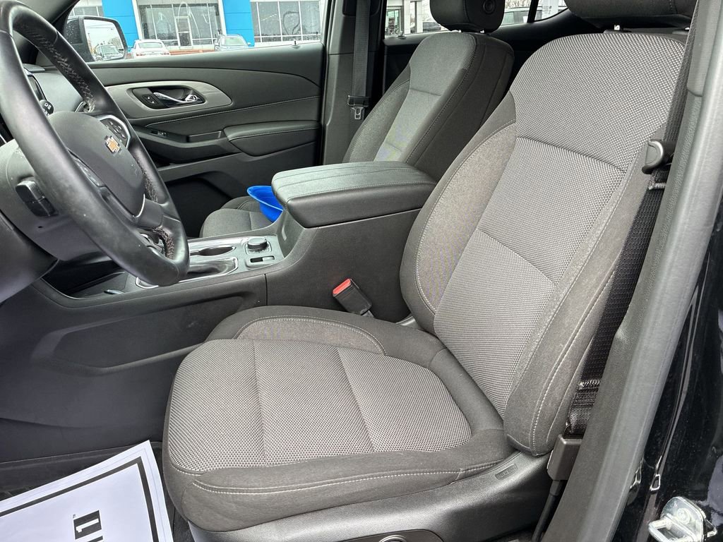 Used 2023 Chevrolet Traverse LT FWD image 11