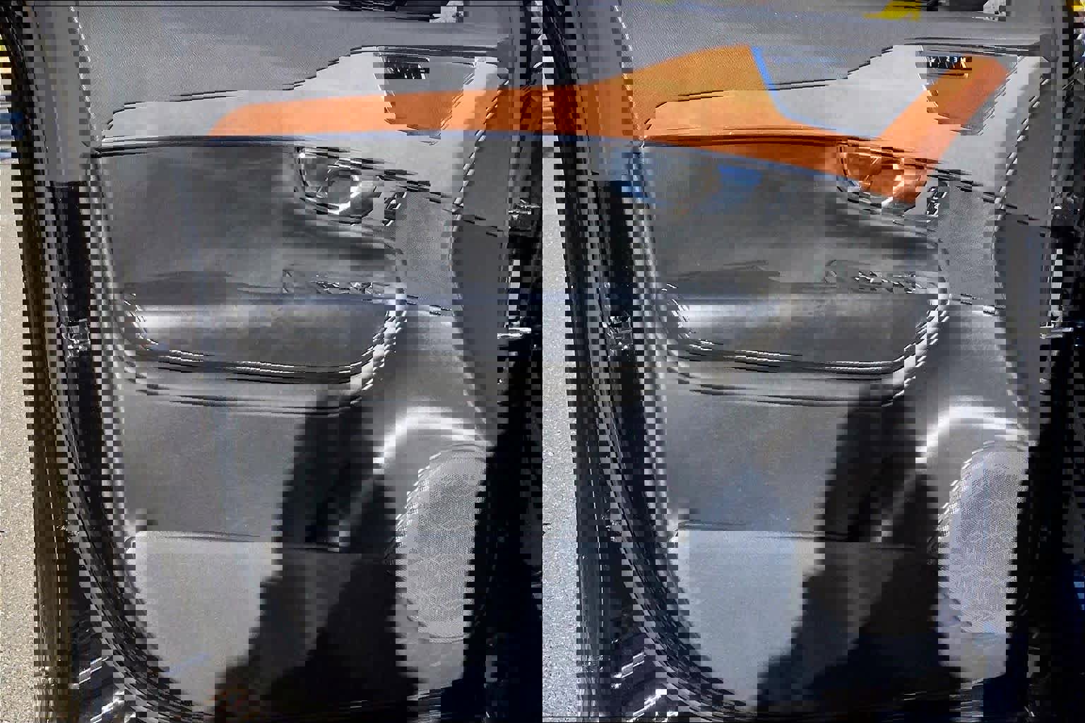 Used 2017 Volvo XC90 T6 Inscription w/ Vision Package image 21