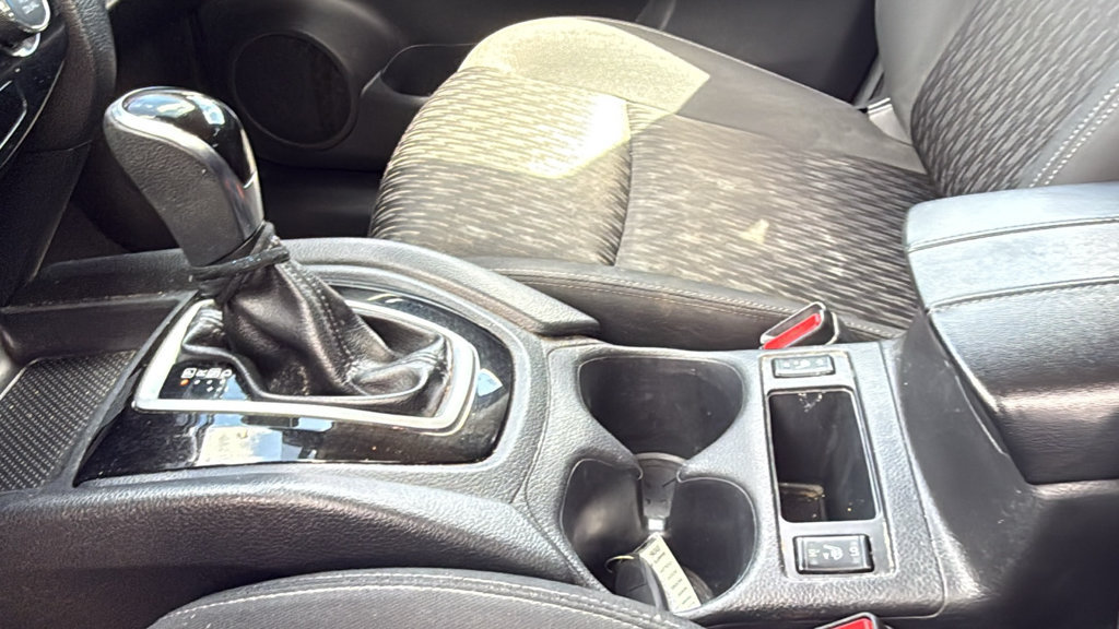 Used 2019 Nissan Rogue SV FWD image 34