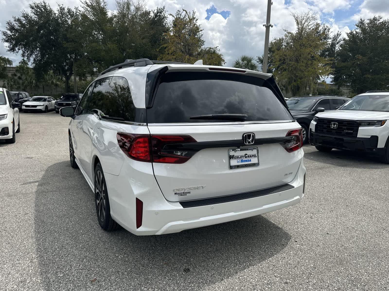 New 2027 Honda Odyssey Elite image 4