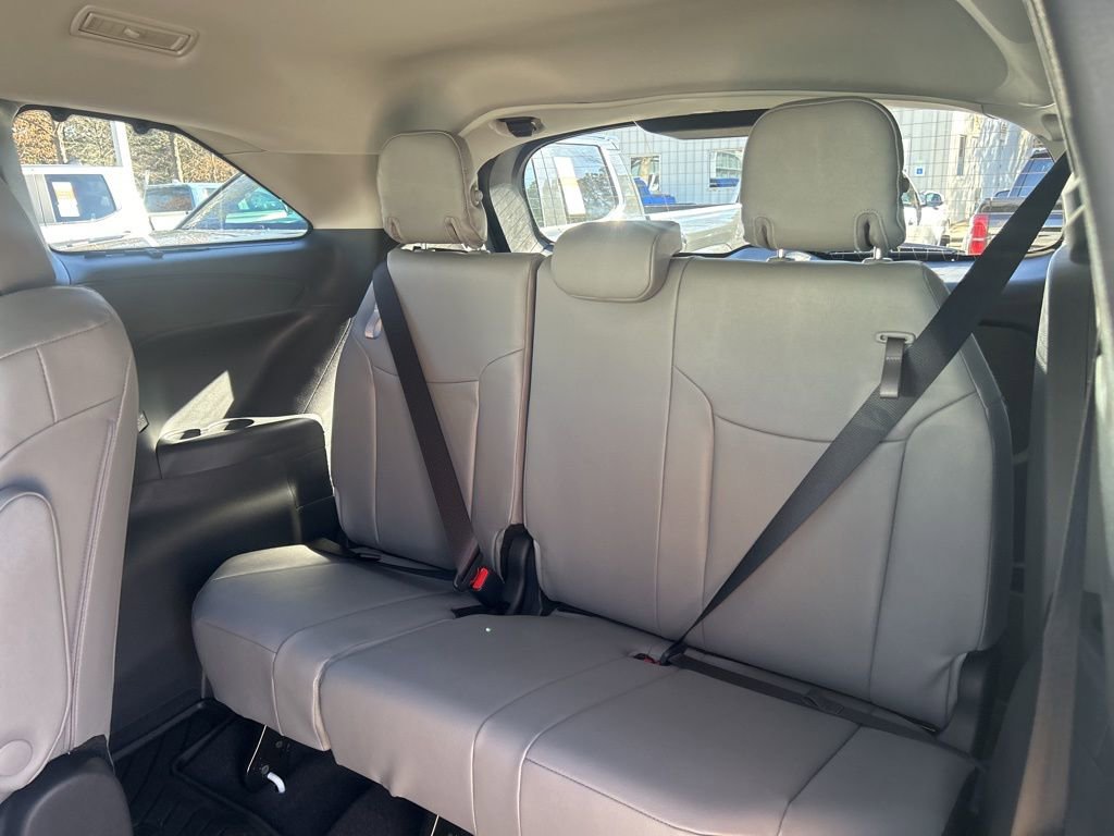 New 2026 Toyota Sienna XLE image 11