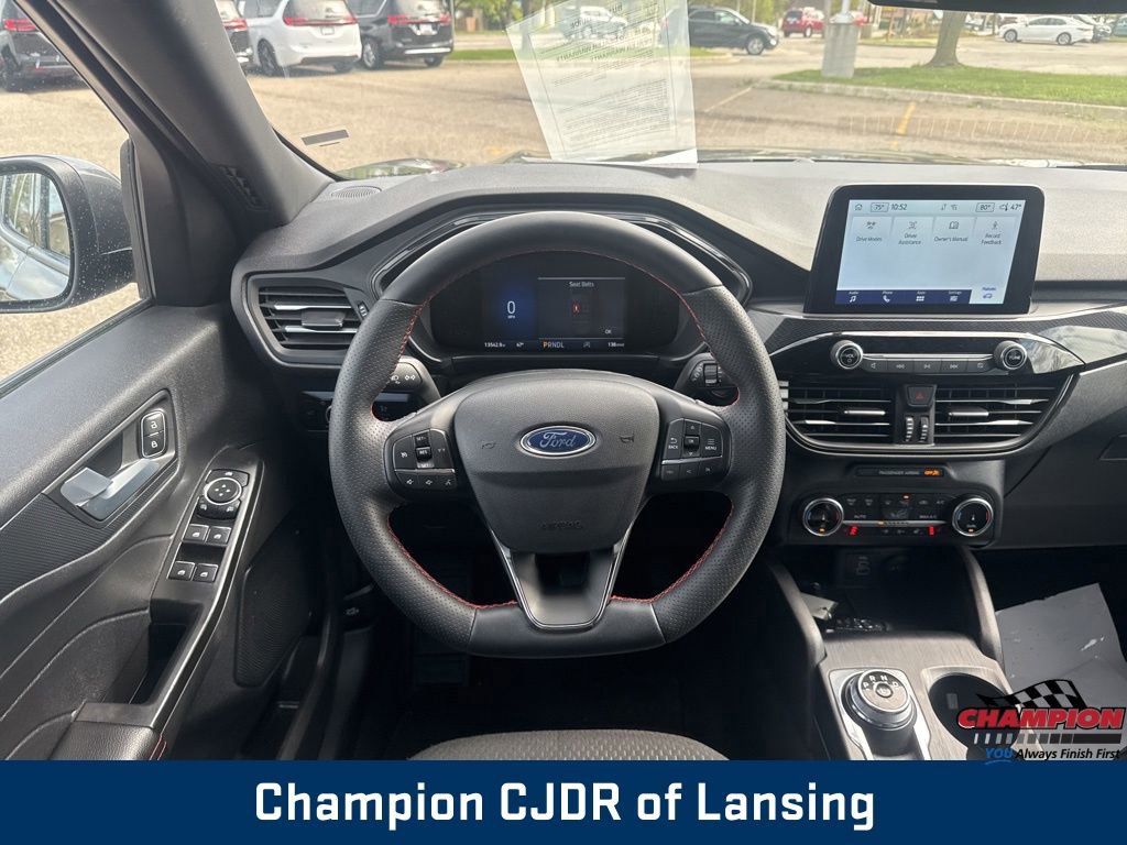 Used 2025 Ford Escape ST-Line Select AWD/4WD image 19