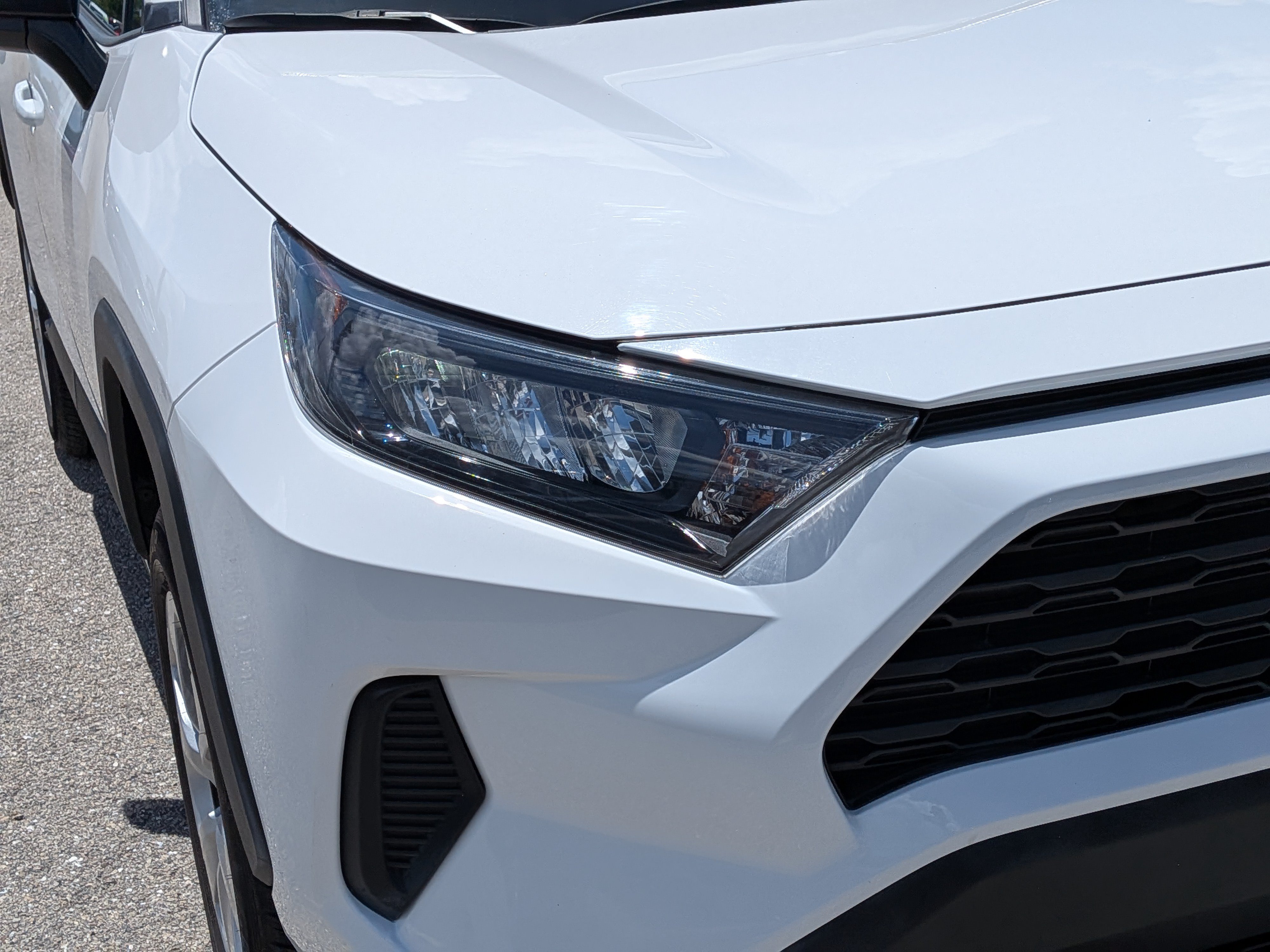 Used 2022 Toyota RAV4 LE FWD image 9