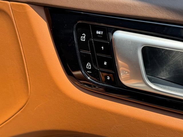 Used 2021 Porsche Cayenne GTS image 17