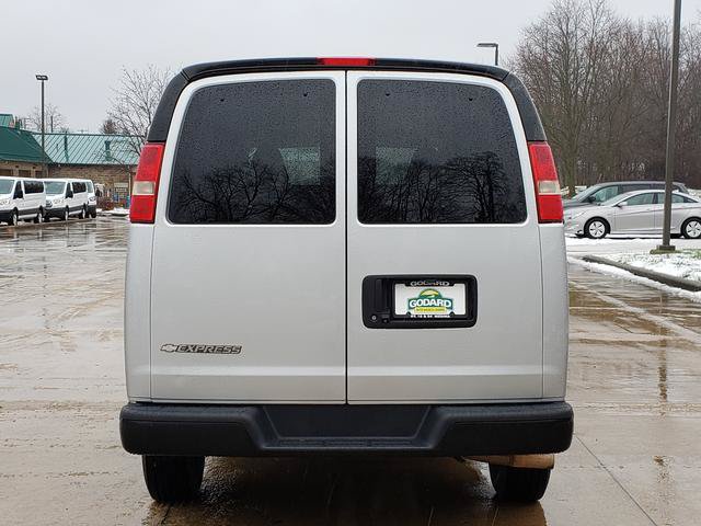 Used 2017 Chevrolet Express 2500 LS RWD image 4