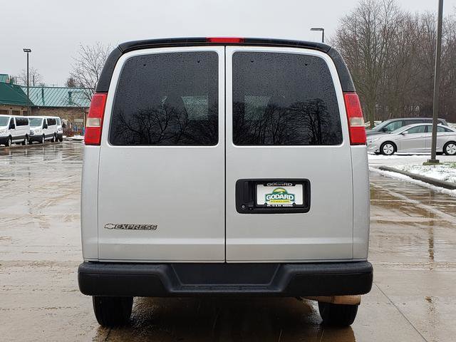 Used 2017 Chevrolet Express 2500 LS image 4