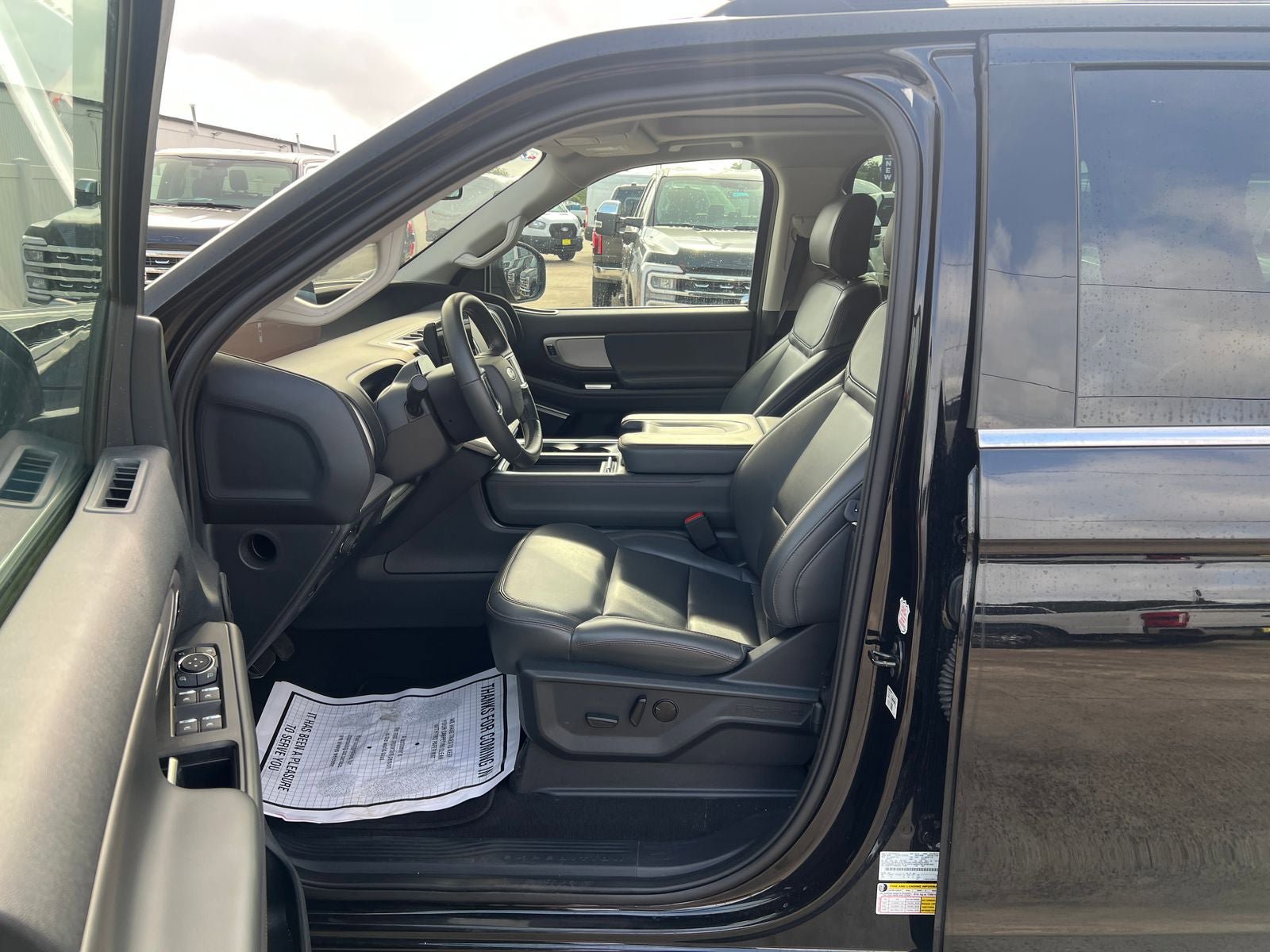 Used 2025 Ford Expedition Max Active AWD/4WD image 18