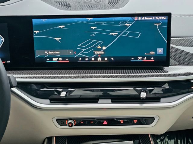 Used 2025 BMW X7 M60i image 41