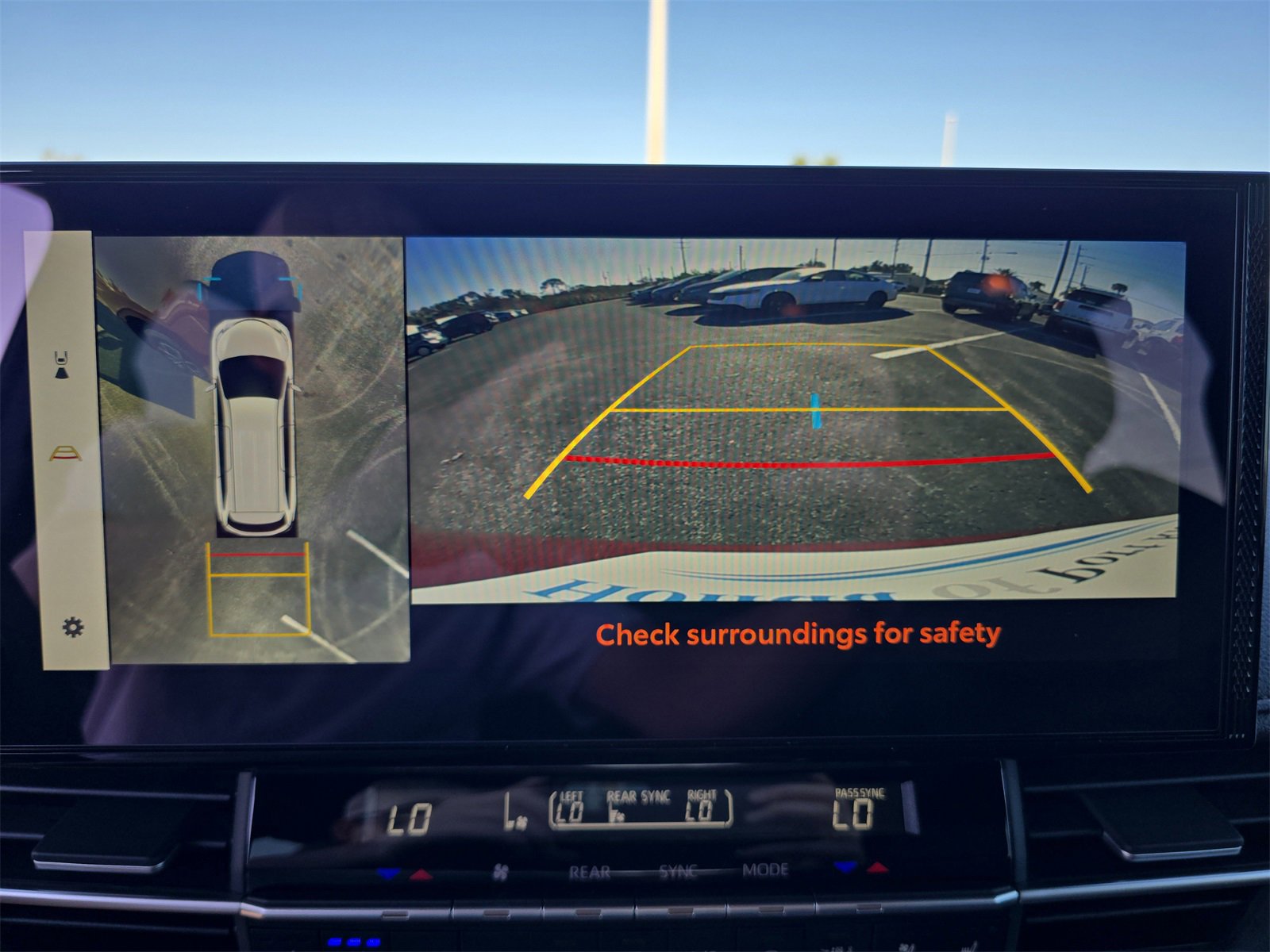 Used 2025 Toyota Sienna Platinum image 19