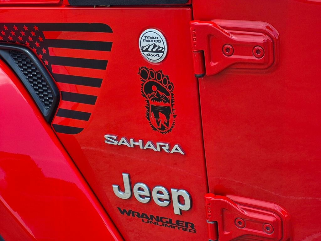 Used 2018 Jeep Wrangler Unlimited Sahara AWD/4WD image 10