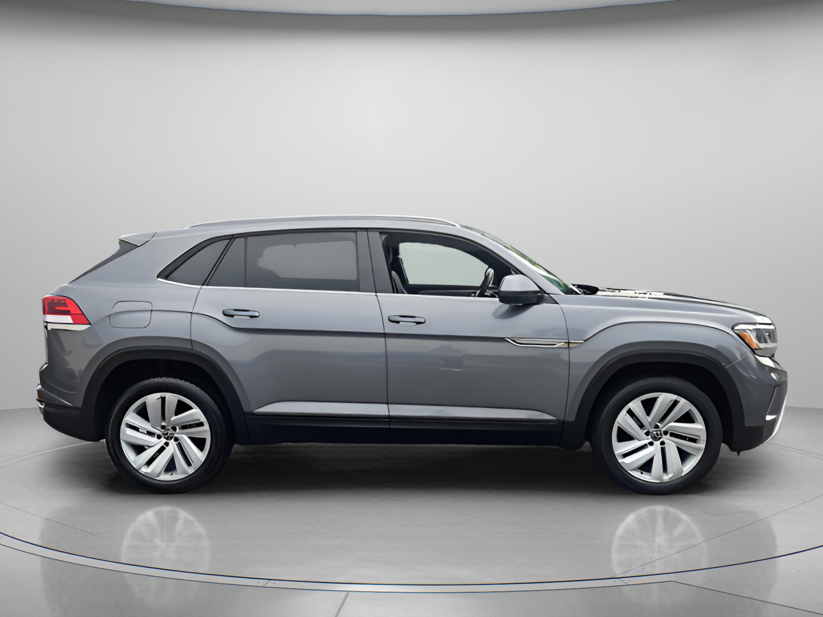 Used 2021 Volkswagen Atlas Cross Sport SE FWD image 7