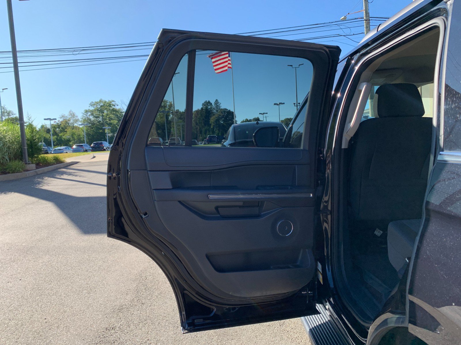 Used 2023 Ford Expedition XLT AWD/4WD image 28