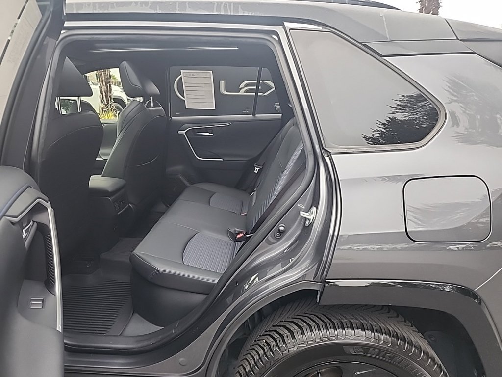 Used 2020 Toyota RAV4 XSE AWD/4WD image 14