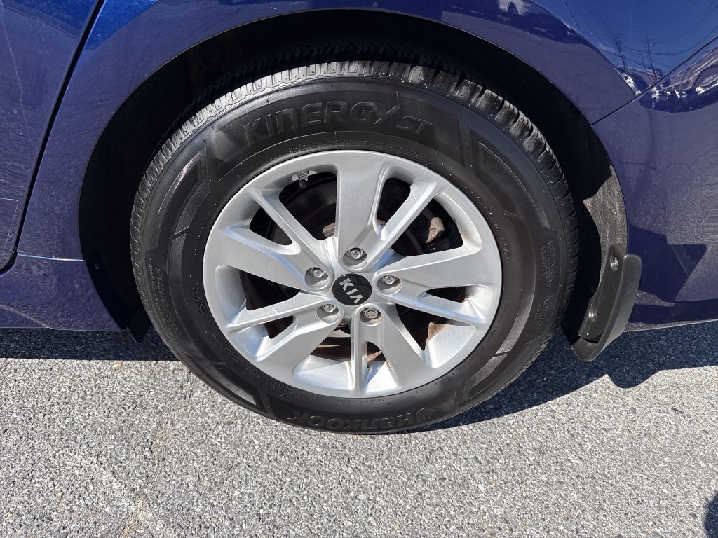 Used 2017 Kia Optima LX FWD image 27