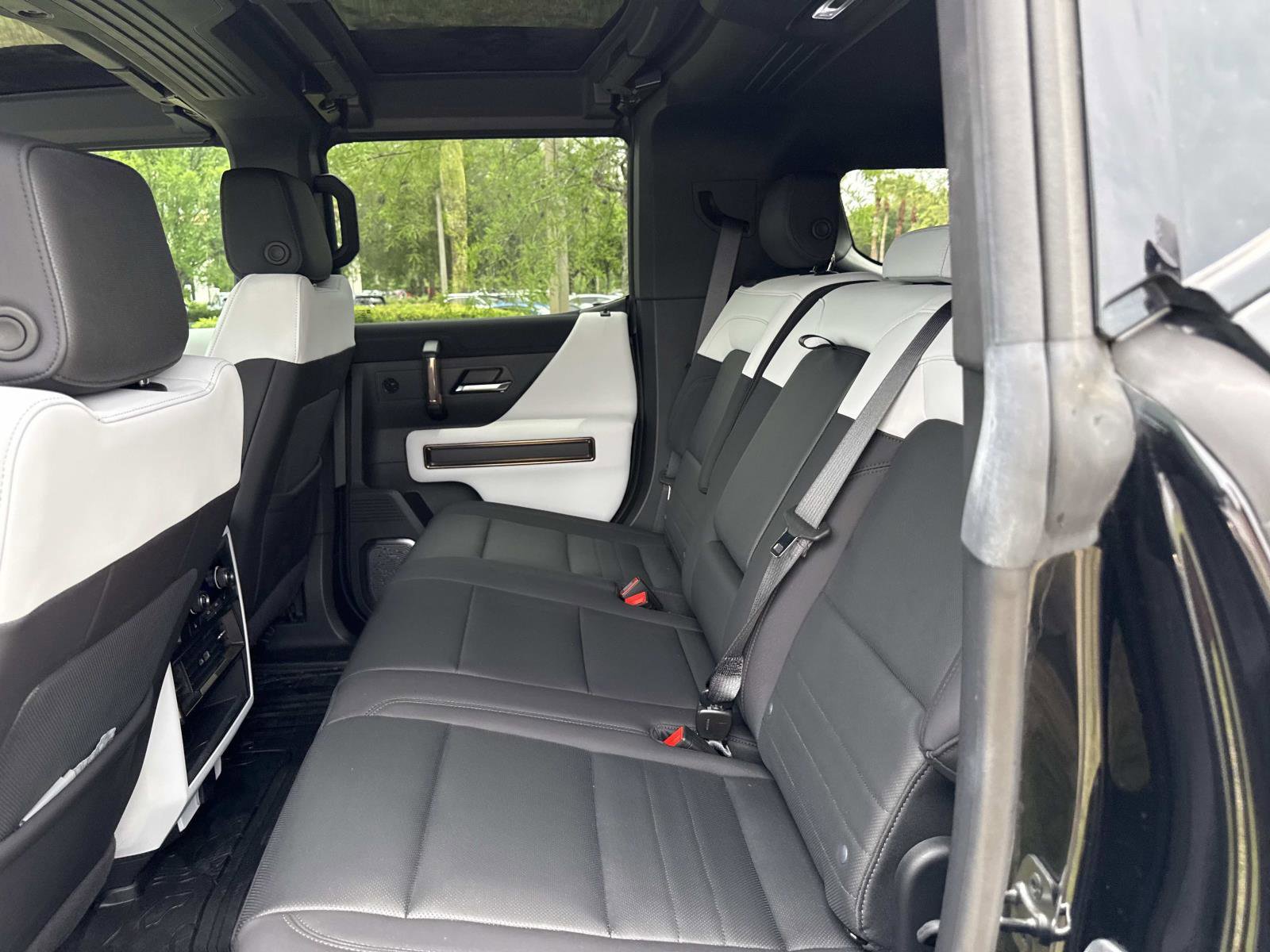 Used 2024 GMC Hummer EV 2X w/ LPO, Illumination Package AWD/4WD image 14