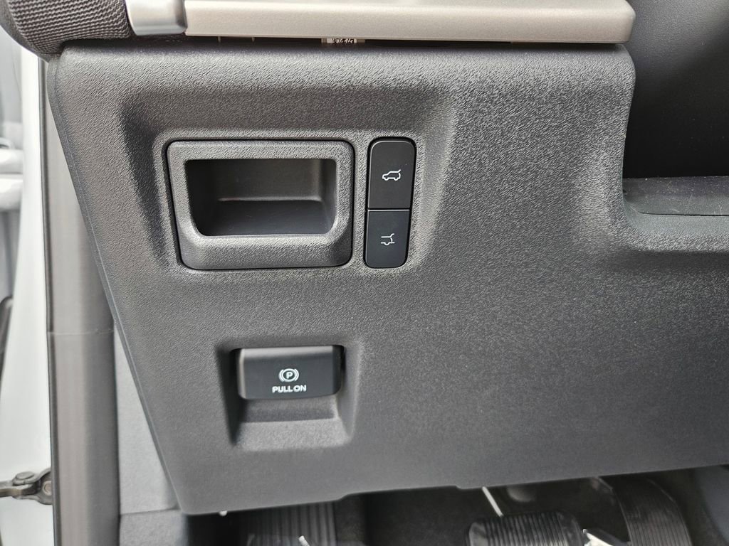 New 2025 Ford Expedition Active image 15