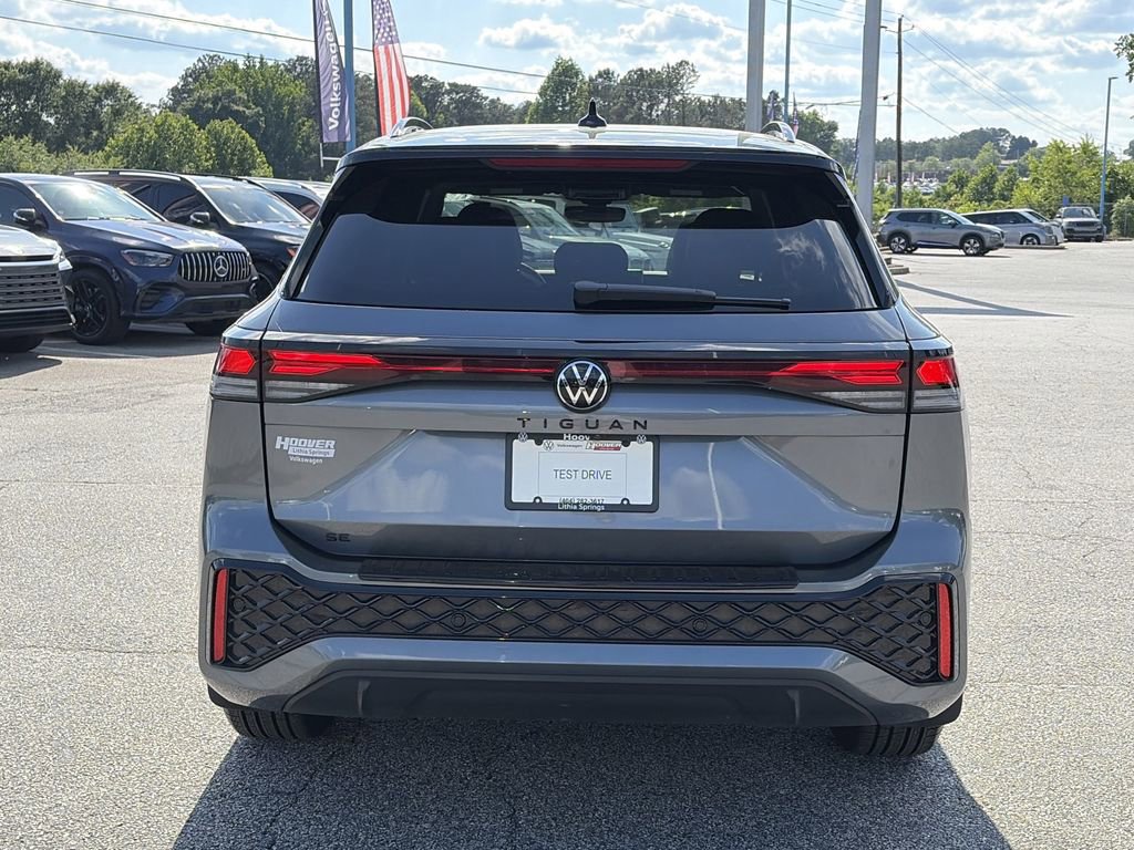 Certified 2026 Volkswagen Tiguan SE R-Line FWD image 5