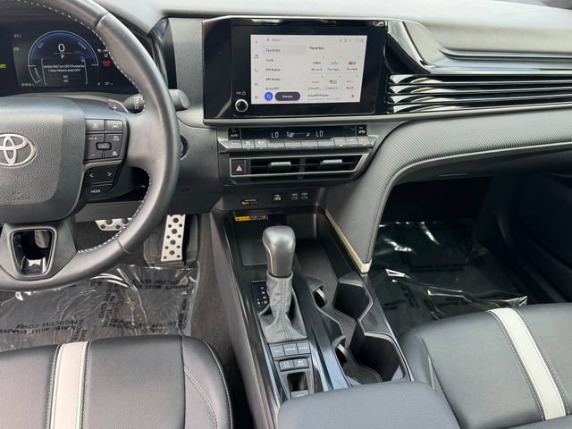 Used 2025 Toyota Camry SE FWD image 16