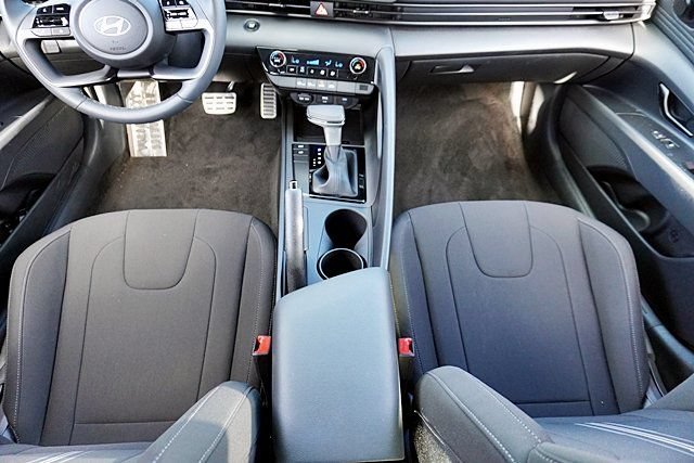Certified 2026 Hyundai Elantra Sport FWD image 19