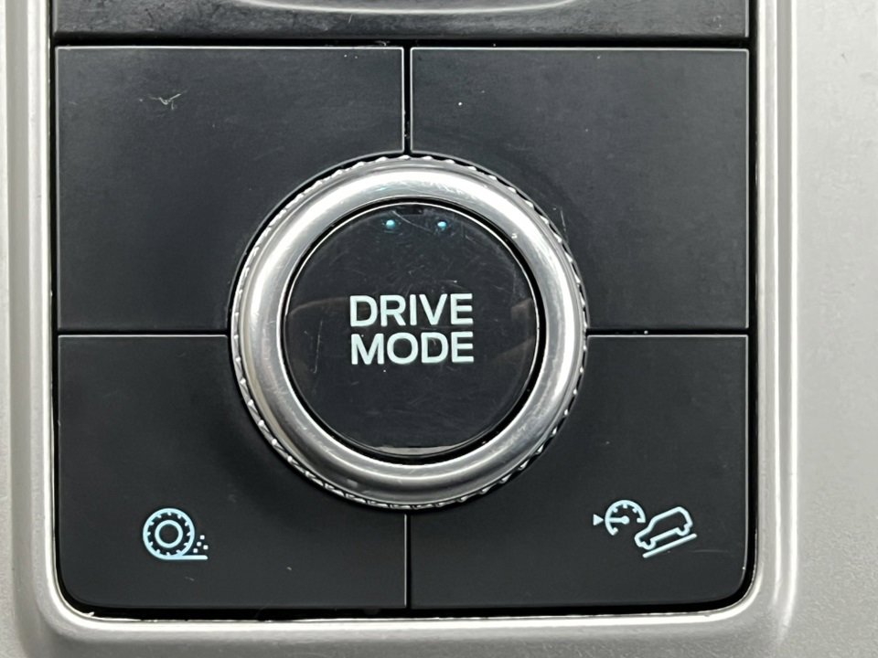 Certified 2021 Ford Explorer Limited w/ Hybrid Equipment Group 310A image 29