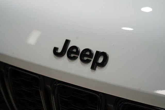 Used 2022 Jeep Grand Cherokee Altitude image 13