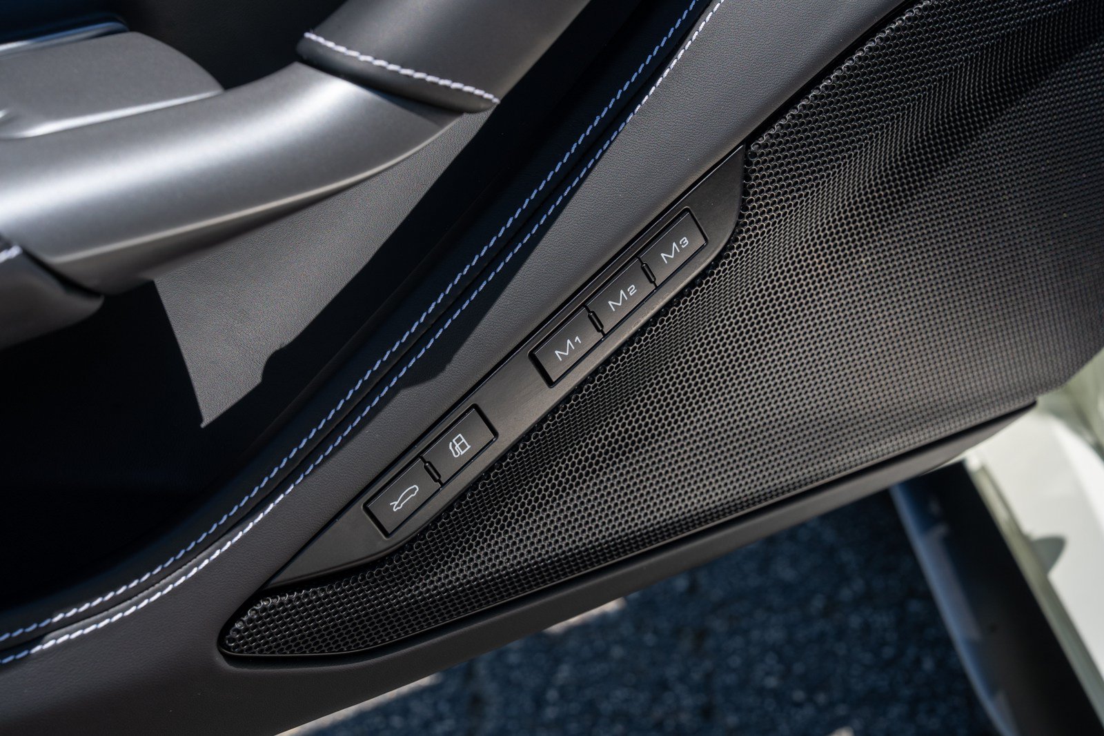 Used 2022 Ferrari F8 Tributo RWD image 30