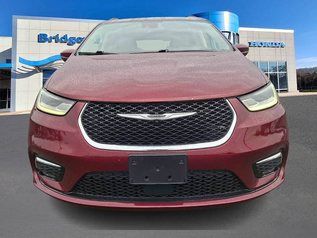 Used 2021 Chrysler Pacifica Touring-L FWD image 2