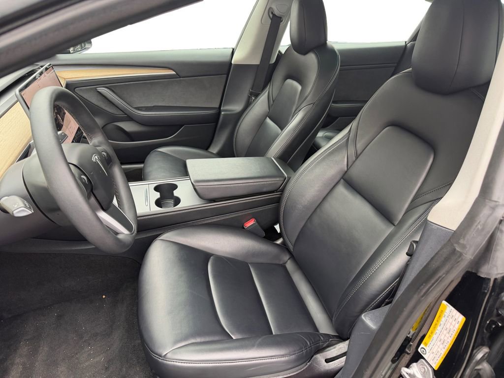 Used 2023 Tesla Model 3 Standard Range image 9