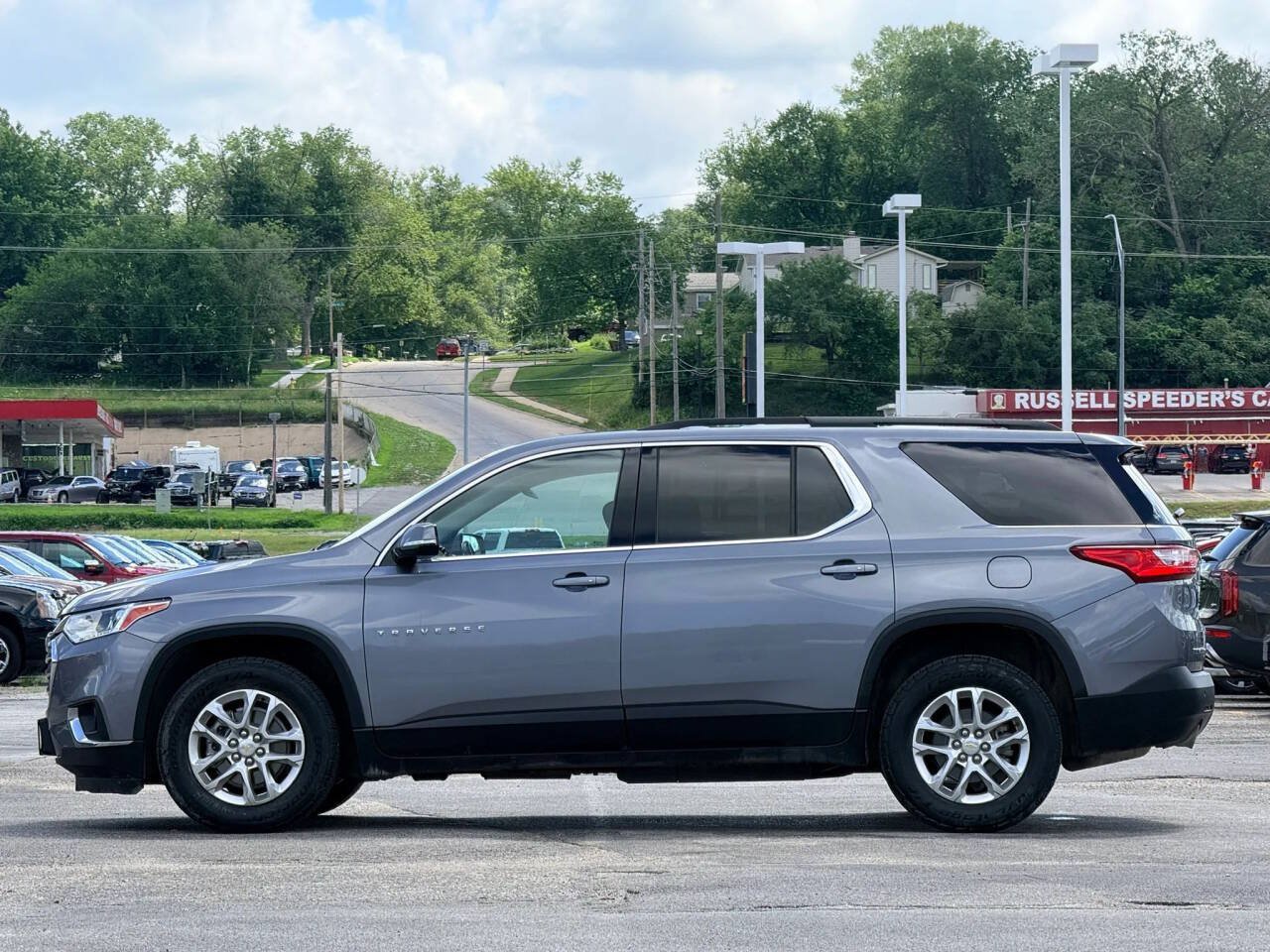 Used 2020 Chevrolet Traverse LT w/ Driver Confidence II Package AWD/4WD image 5