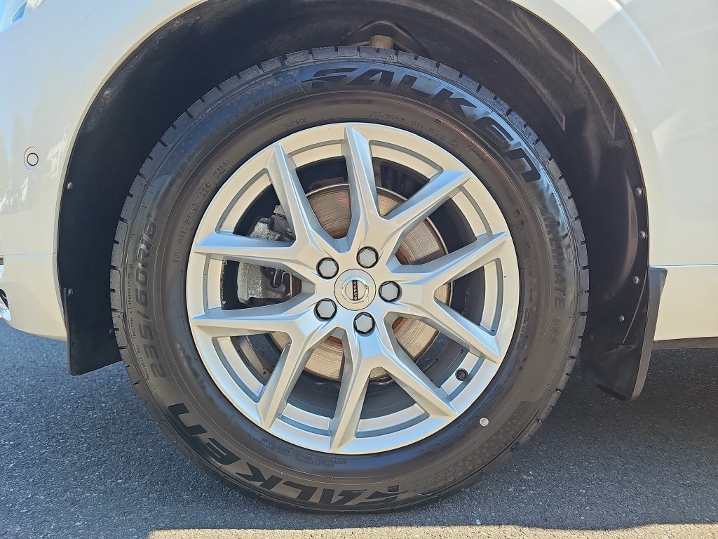 Used 2018 Volvo XC60 T5 Momentum w/ Vision Package AWD/4WD image 23