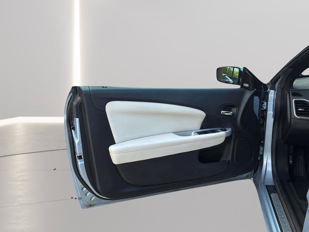 Used 2013 Chrysler 200 Limited FWD image 29